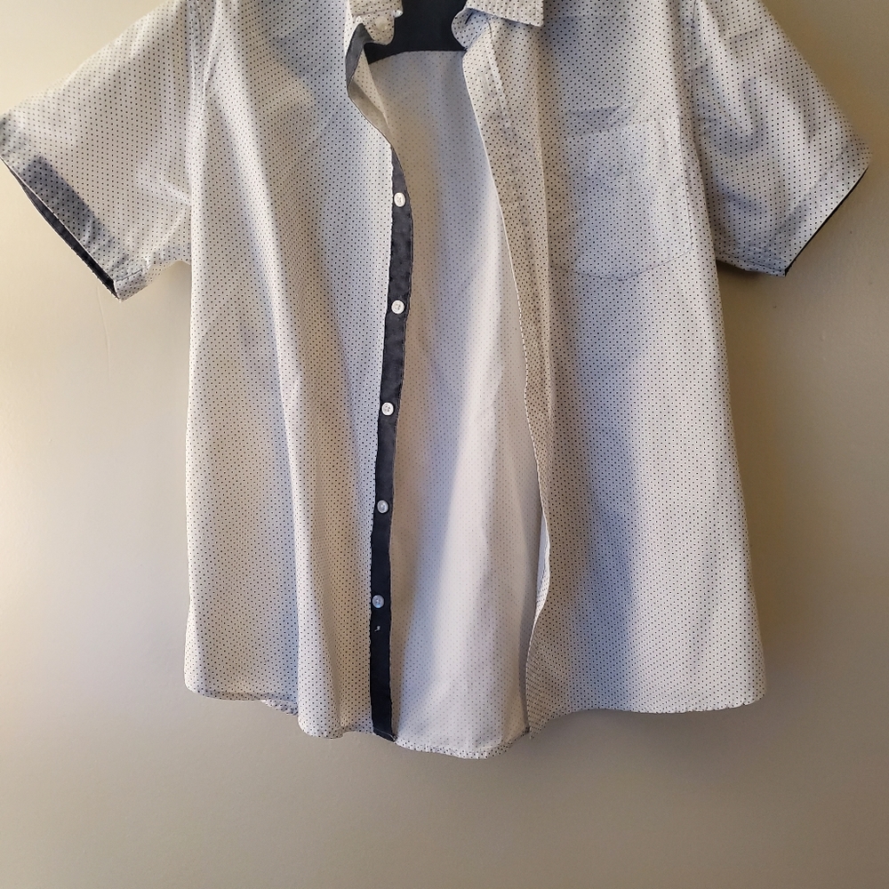 Button down shirt - Picture 2 of 3